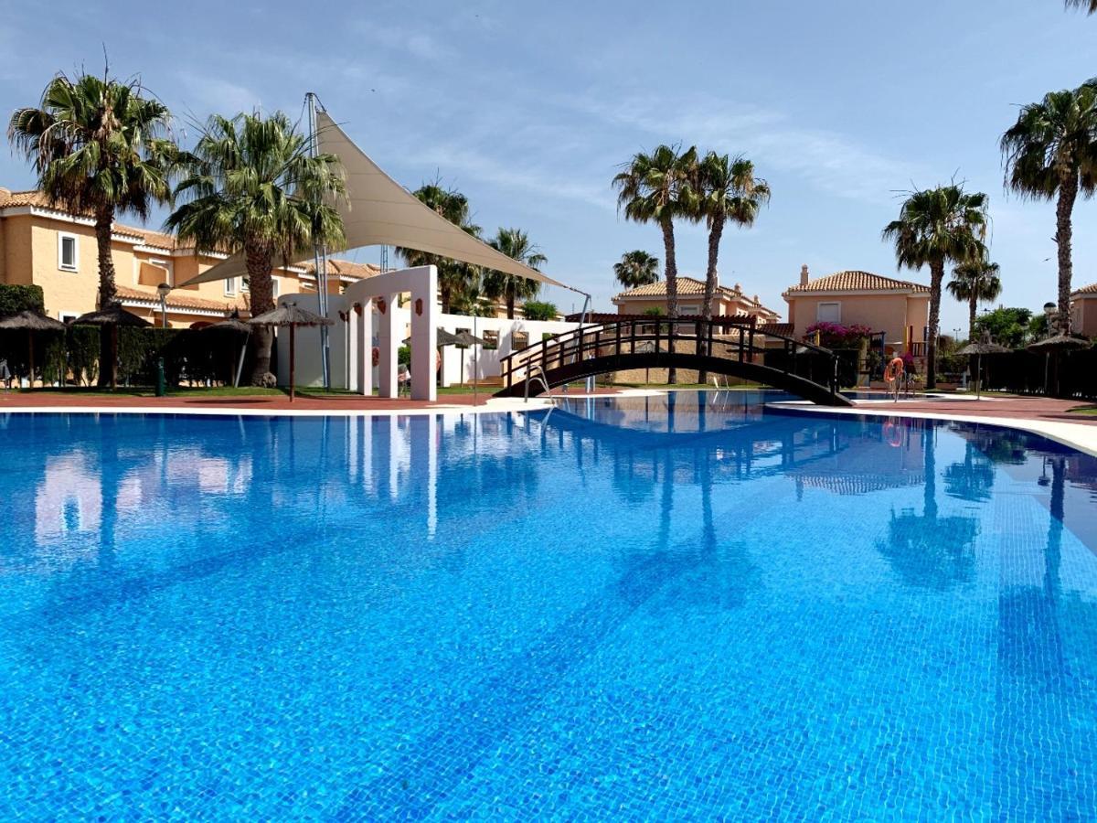 Apartamento Marinas Sol - Tu hogar con jardín privado! Vera Exterior foto