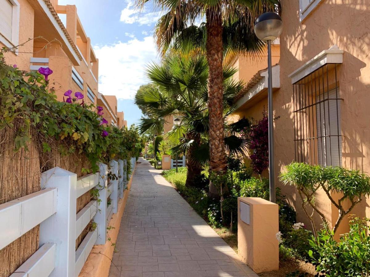 Apartamento Marinas Sol - Tu hogar con jardín privado! Vera Exterior foto