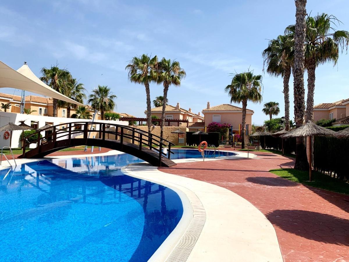 Apartamento Marinas Sol - Tu hogar con jardín privado! Vera Exterior foto